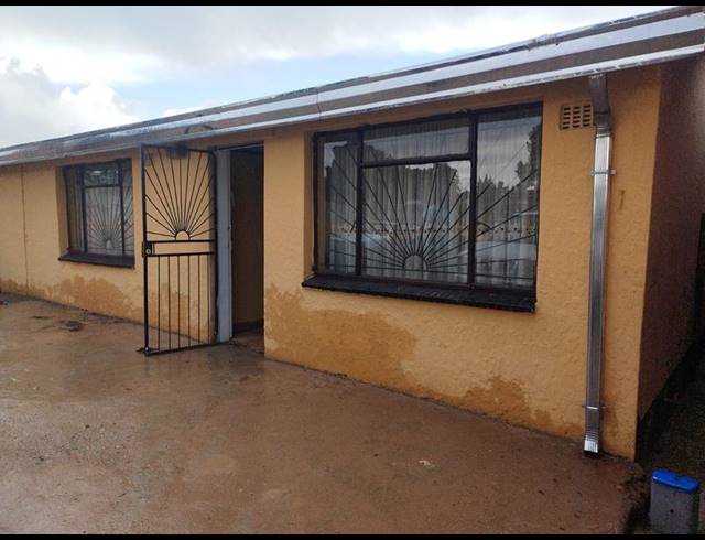 2 BEDROOM HOUSE FOR SALE IN MOROKA